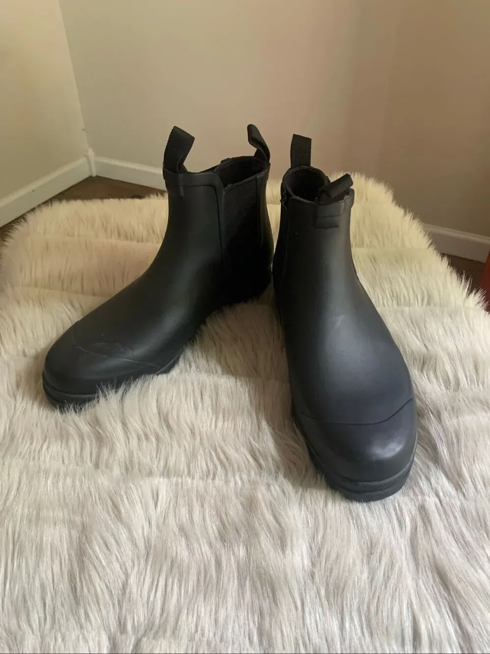 Everlane Black Chelsea Rain Boots Waterproof Lug Sole Size 10